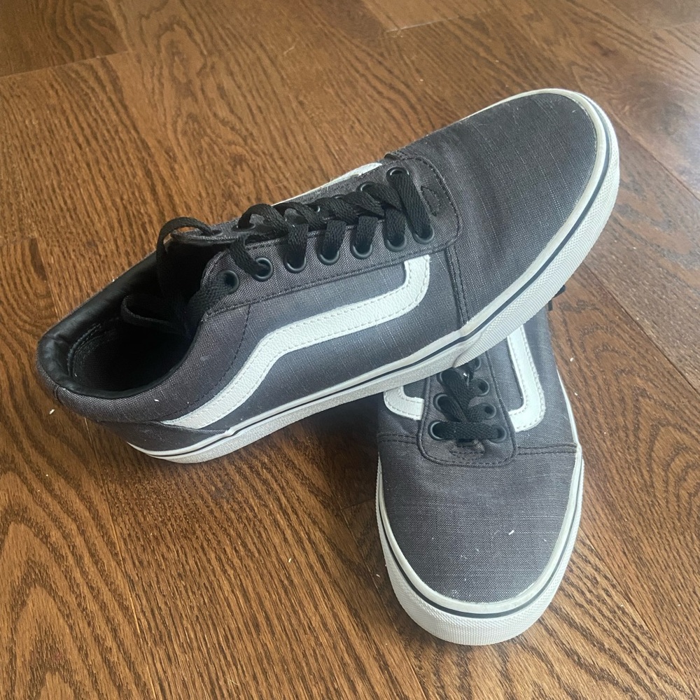 Vans Men's Classic Black and White Sneakers